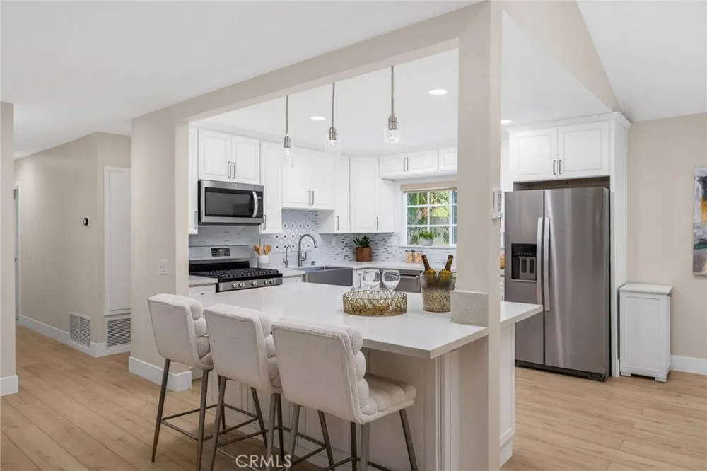 10842 Owens Tujunga, CA 91042