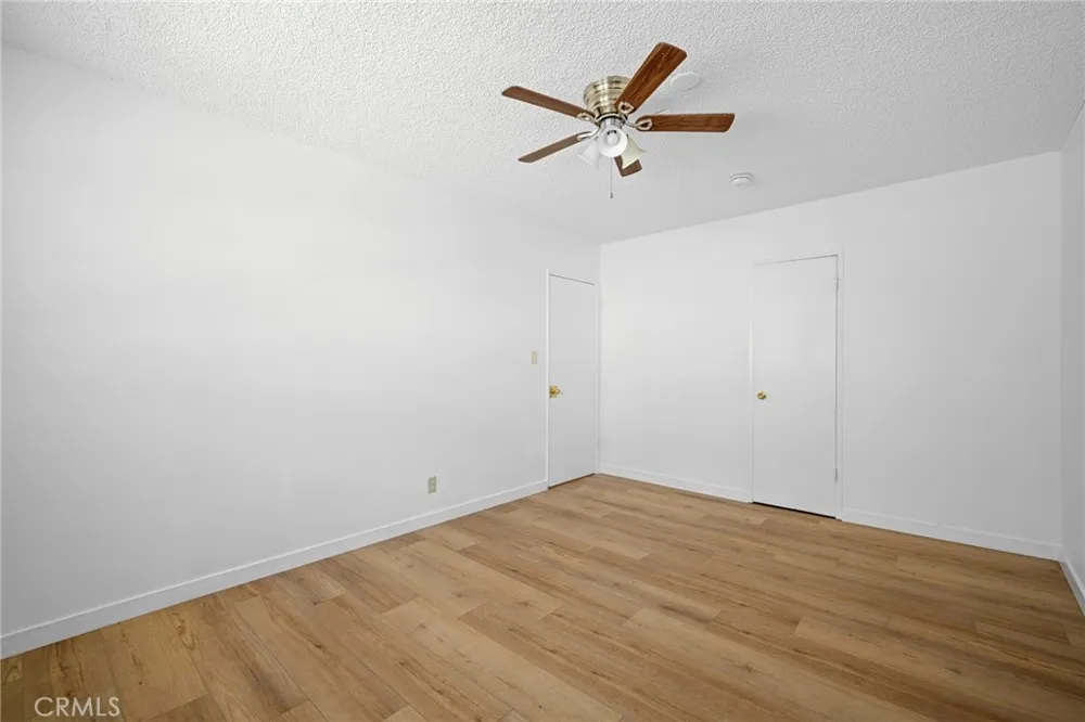 17845 Sherman Way #7 Reseda, CA 91335
