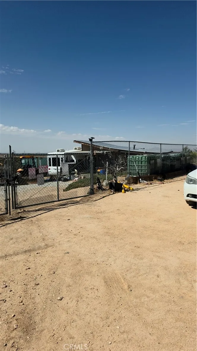 Agate Road Hesperia, CA 92345
