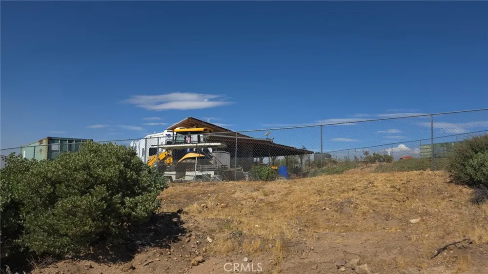 Agate Road Hesperia, CA 92345