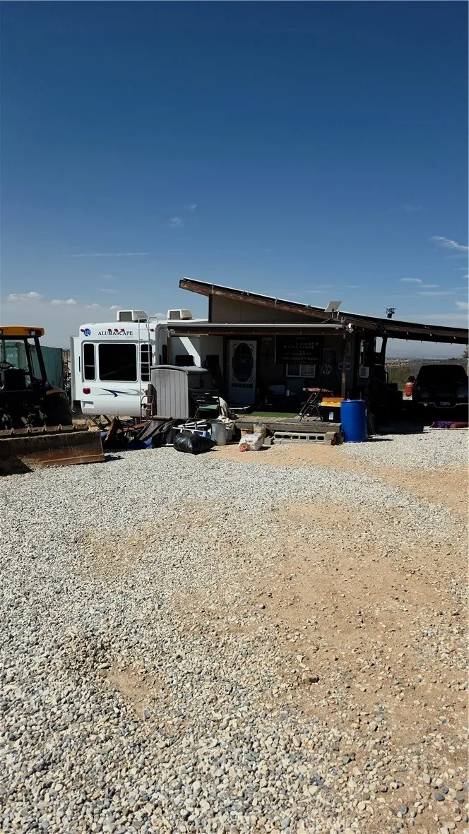 Agate Road Hesperia, CA 92345
