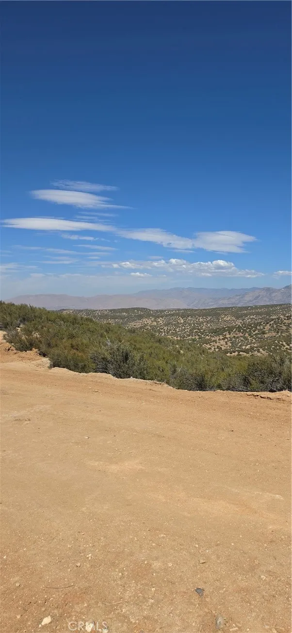 Agate Road Hesperia, CA 92345