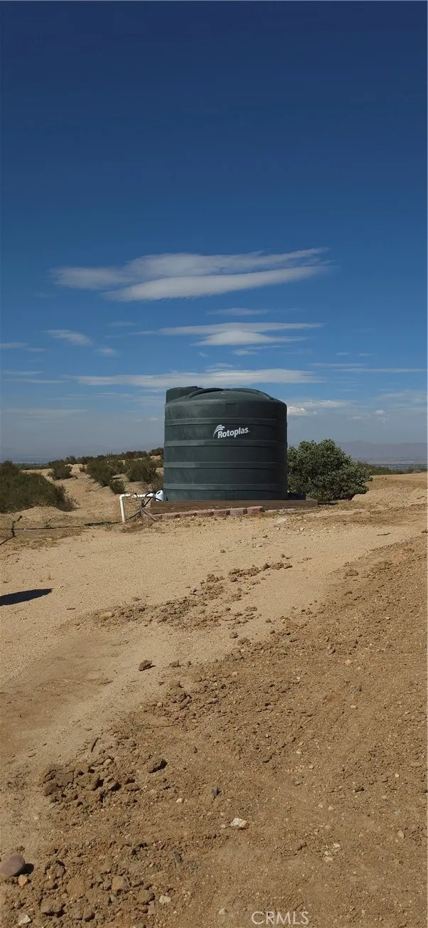 Agate Road Hesperia, CA 92345