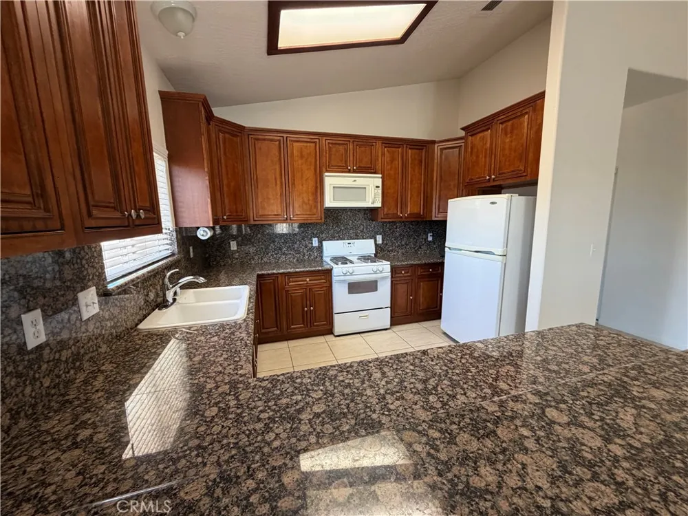 14125 Quinnault Rd Apple Valley, CA 92307