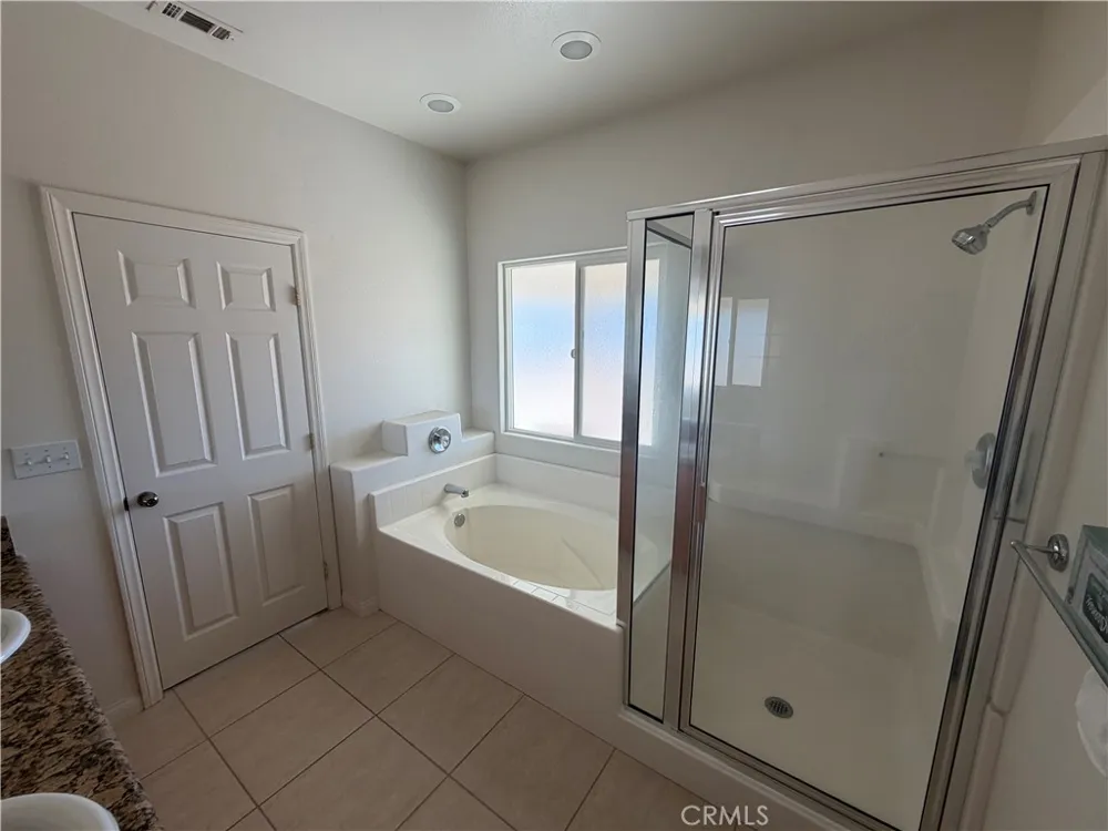 14125 Quinnault Rd Apple Valley, CA 92307