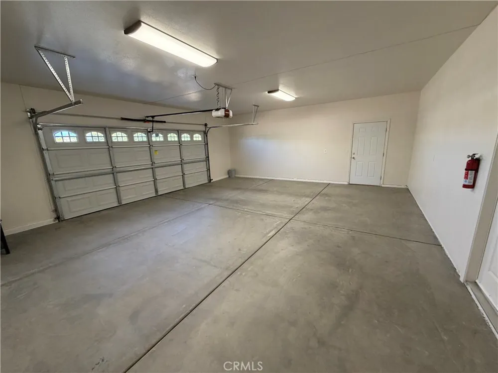 14125 Quinnault Rd Apple Valley, CA 92307