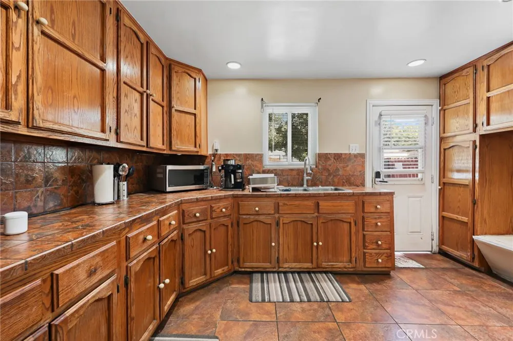 13244 Francisquito Baldwin Park, CA 91706