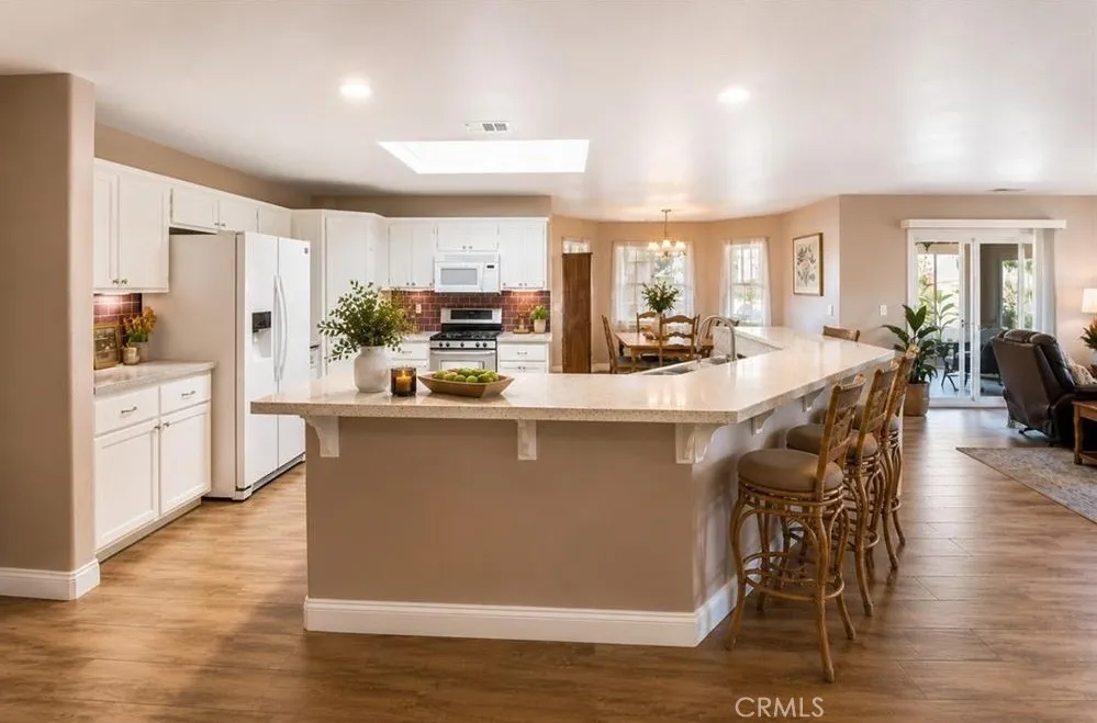 6797 Blue Rose Oak Hills, CA 92344
