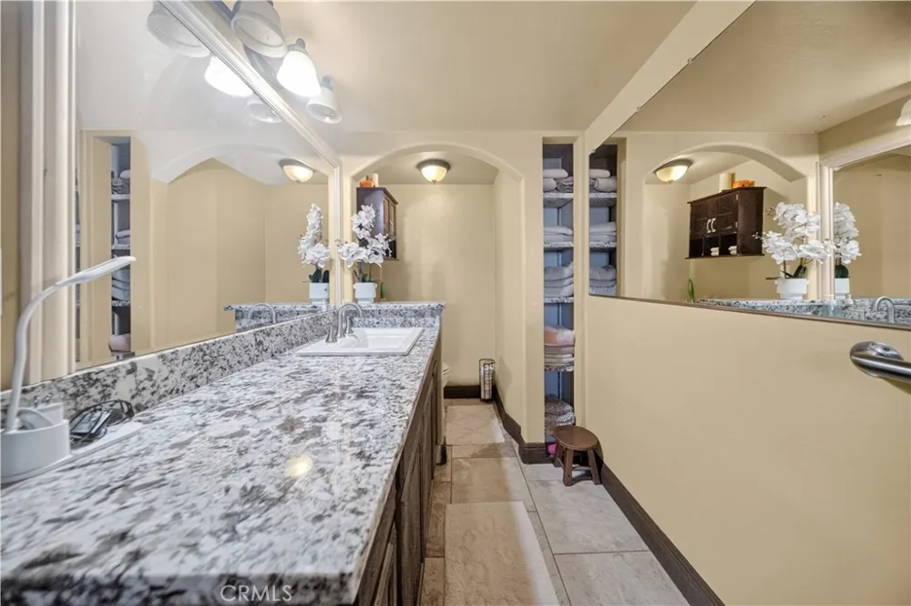 21625 Bancroft California City, CA 93505