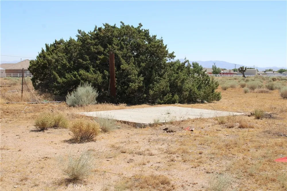 13464 Fir Oak Hills, CA 92344