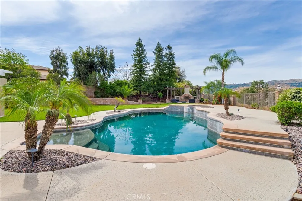 1910 Mesa View Lane Redlands, CA 92373