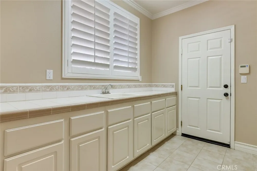 1910 Mesa View Lane Redlands, CA 92373
