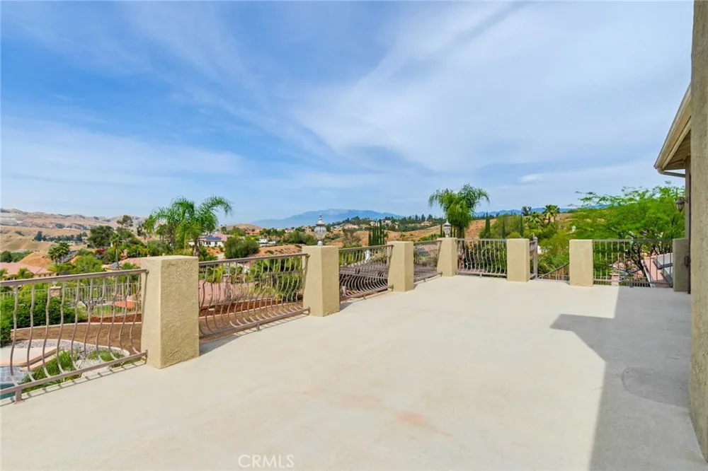 1910 Mesa View Lane Redlands, CA 92373