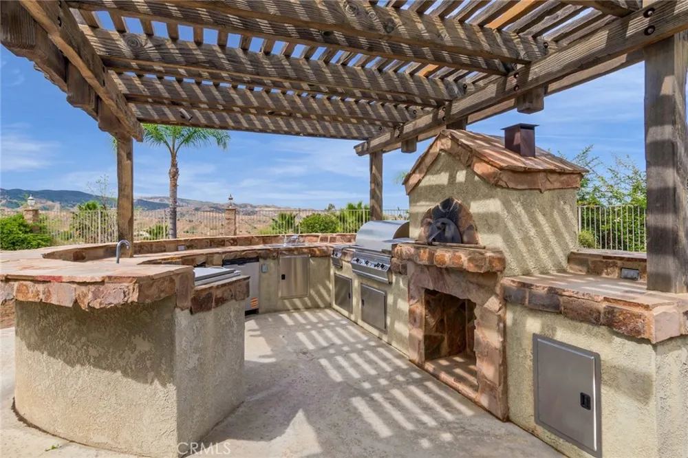 1910 Mesa View Lane Redlands, CA 92373