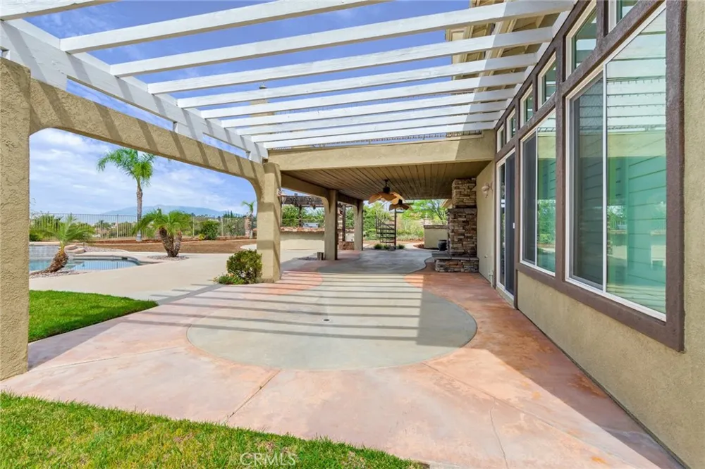 1910 Mesa View Lane Redlands, CA 92373
