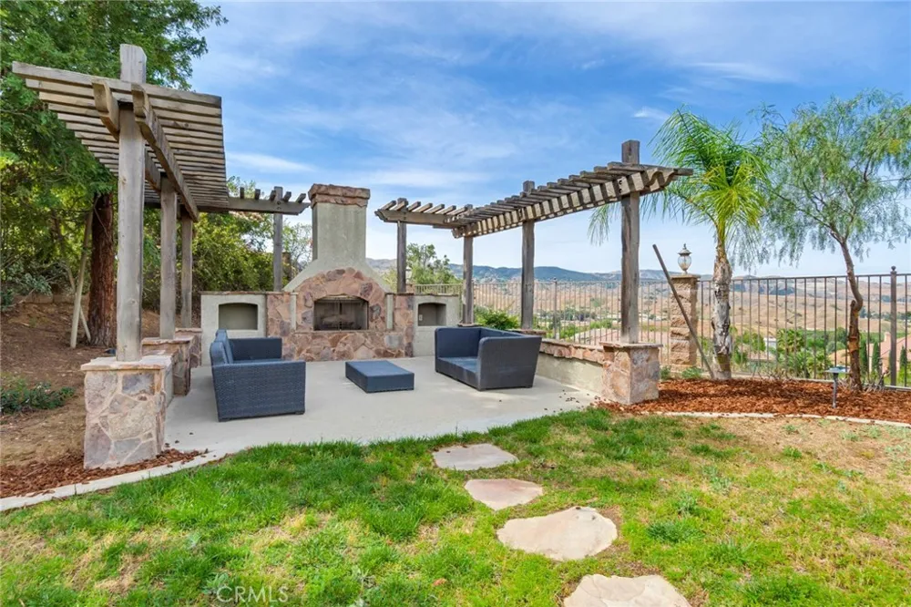 1910 Mesa View Lane Redlands, CA 92373