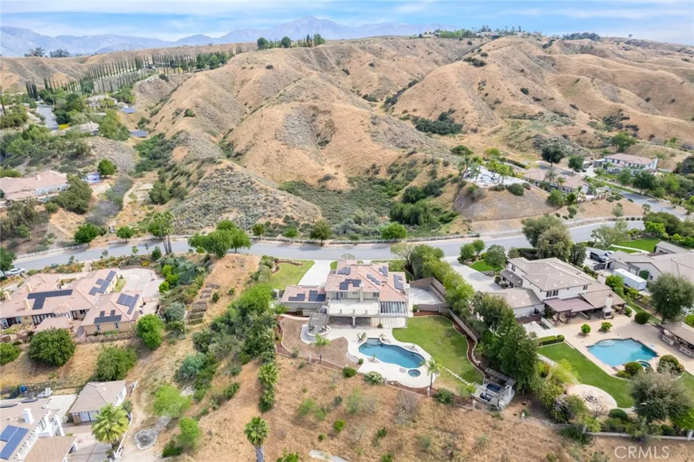 1910 Mesa View Lane Redlands, CA 92373