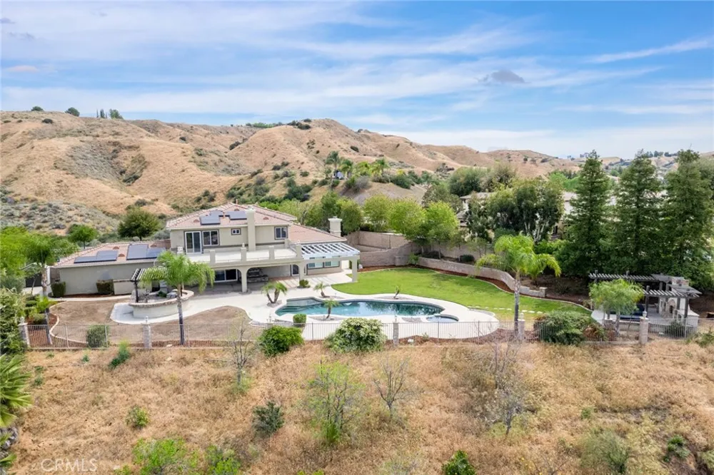 1910 Mesa View Lane Redlands, CA 92373