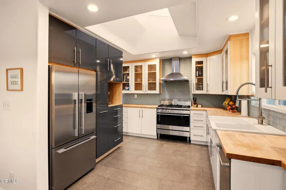 924 Woodstock Lane Ventura, CA 93001