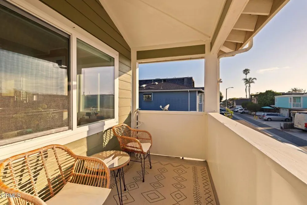 924 Woodstock Lane Ventura, CA 93001