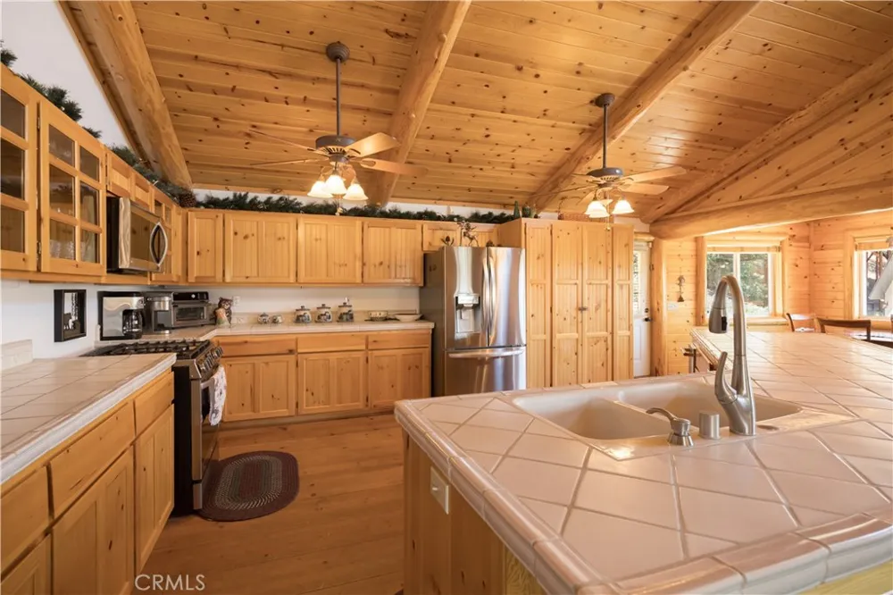 842 Paine Big Bear Lake, CA 92315