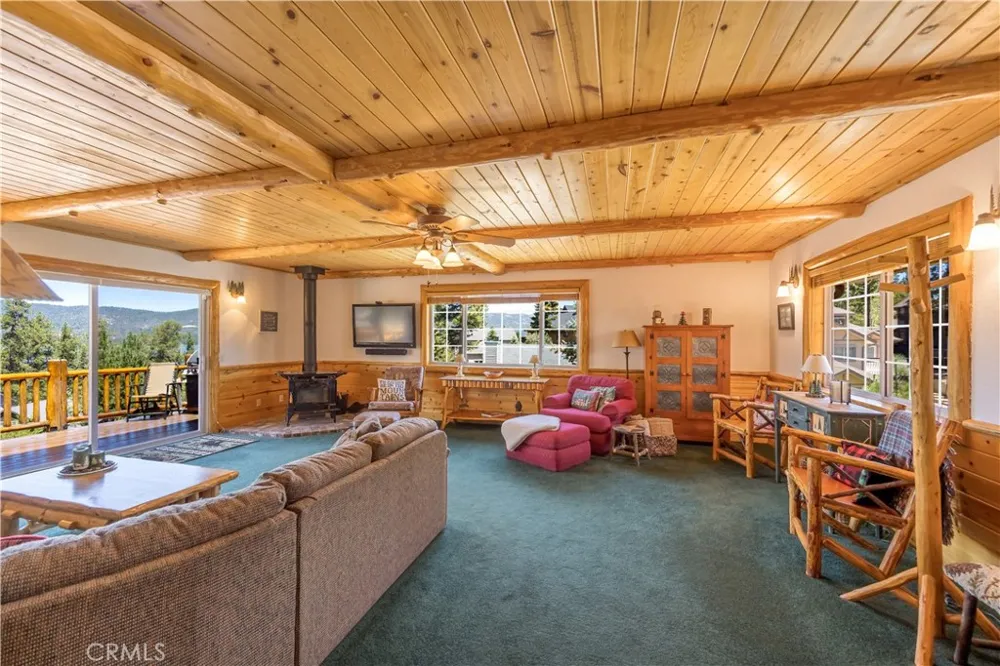 842 Paine Big Bear Lake, CA 92315
