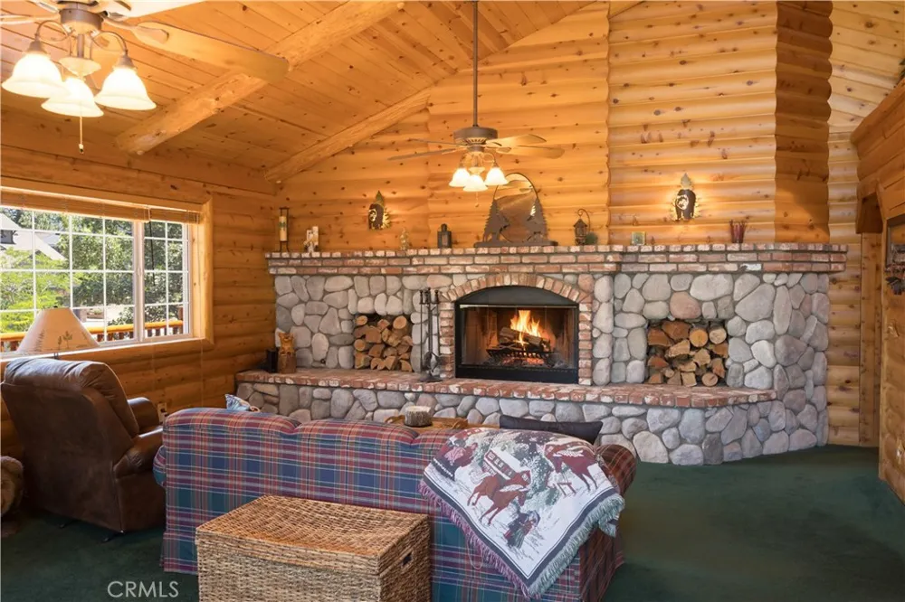 842 Paine Big Bear Lake, CA 92315