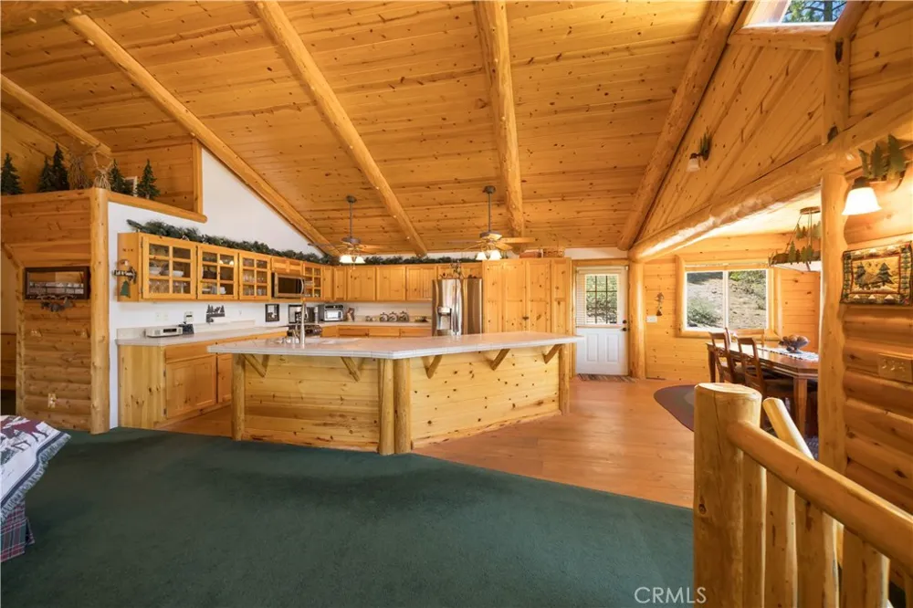 842 Paine Big Bear Lake, CA 92315