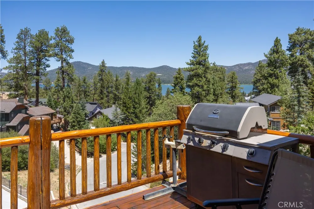 842 Paine Big Bear Lake, CA 92315
