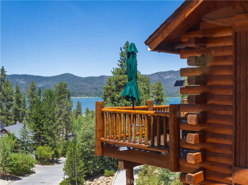 842 Paine Big Bear Lake, CA 92315