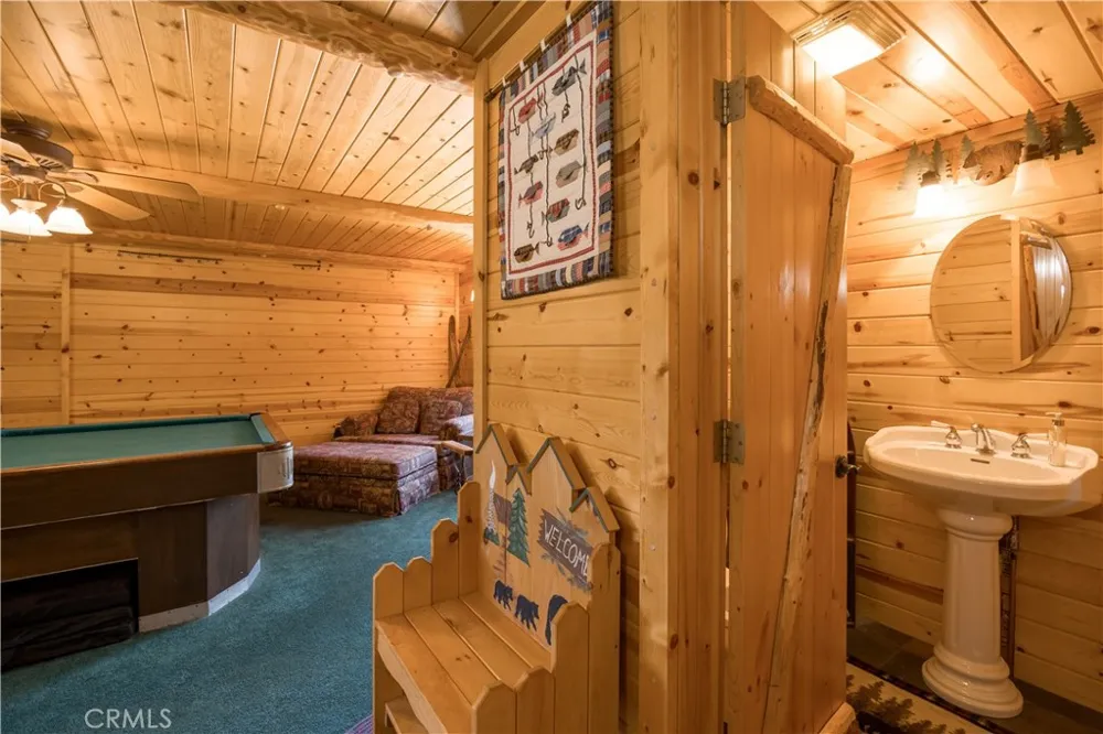 842 Paine Big Bear Lake, CA 92315