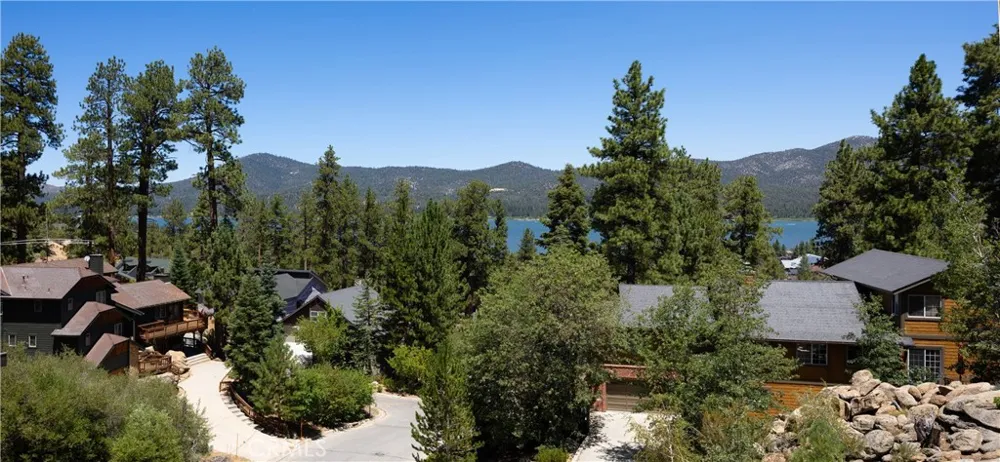 842 Paine Big Bear Lake, CA 92315