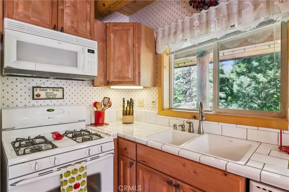 29729 Katharine Way Cedar Glen, CA 92321