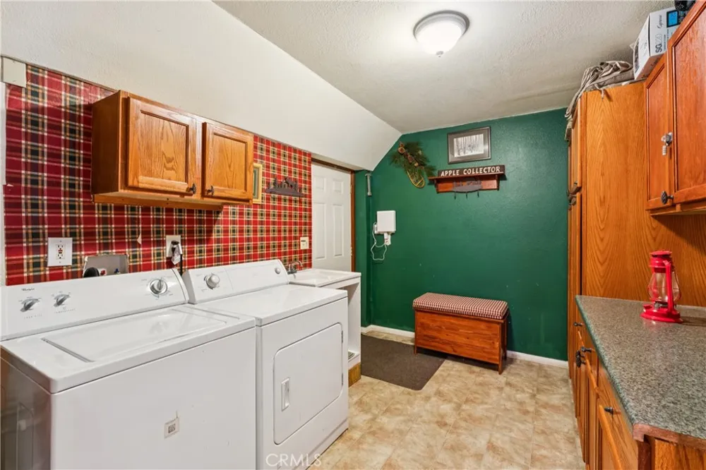 29729 Katharine Way Cedar Glen, CA 92321