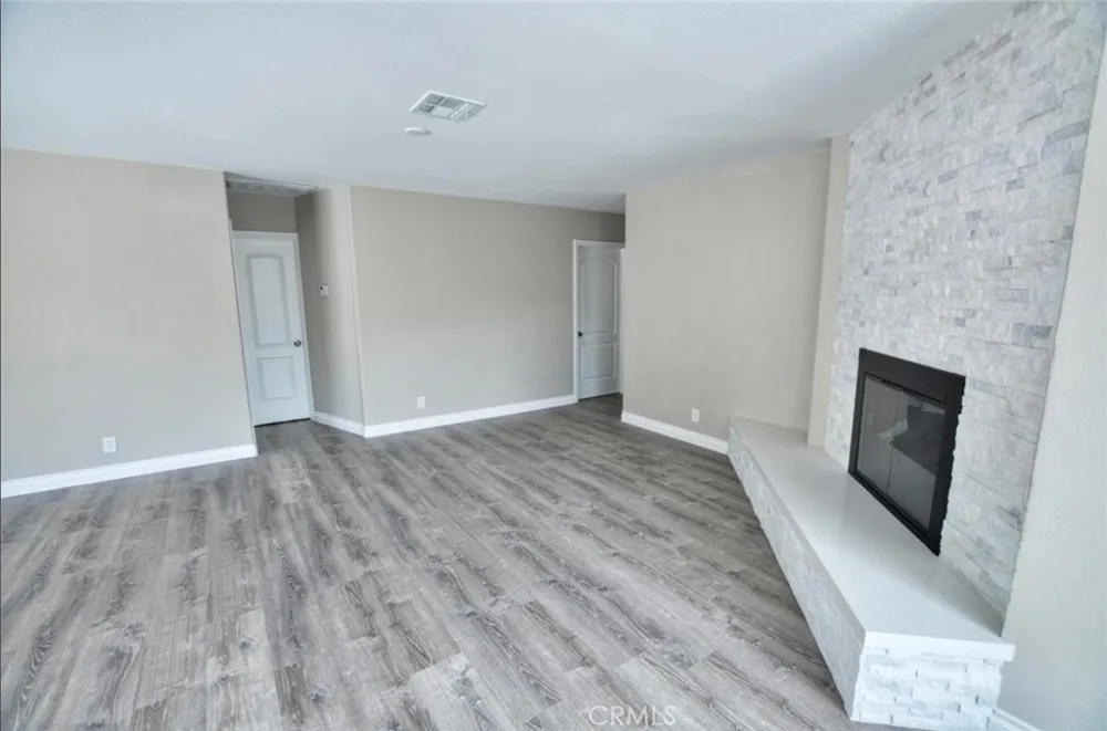 31759 Shelter Thousand Palms, CA 92276