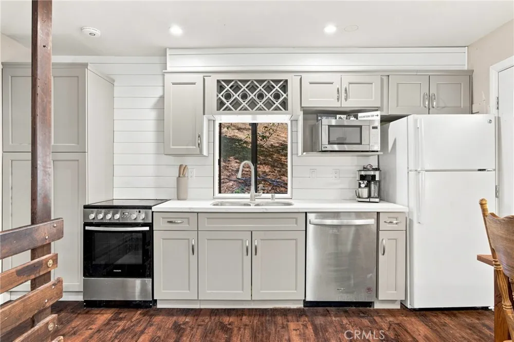 33174 Arrowbear Running Springs, CA 92382