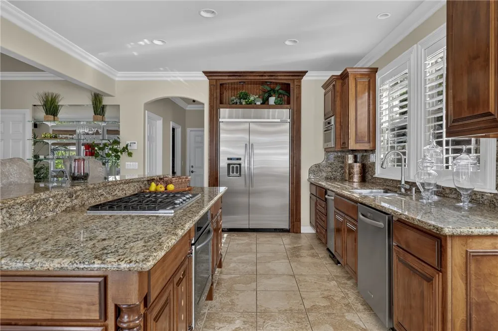 28462 North Bay Road Lake Arrowhead, CA 92352