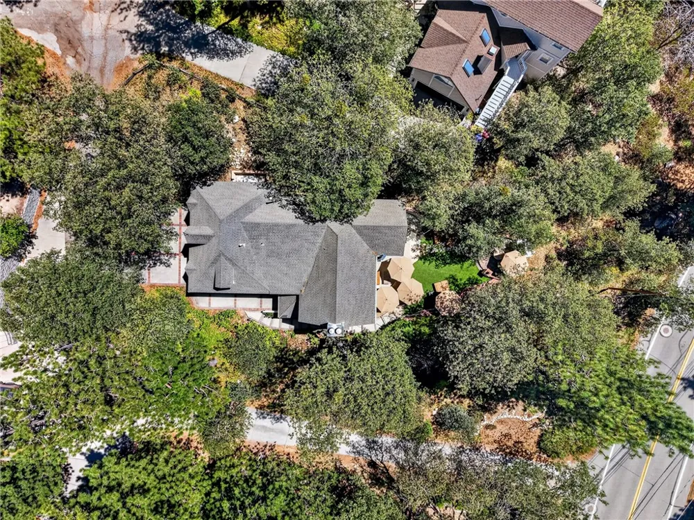 28462 North Bay Road Lake Arrowhead, CA 92352