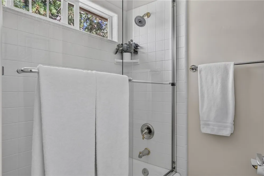 28462 North Bay Road Lake Arrowhead, CA 92352