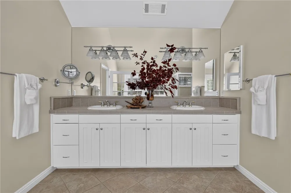28462 North Bay Road Lake Arrowhead, CA 92352