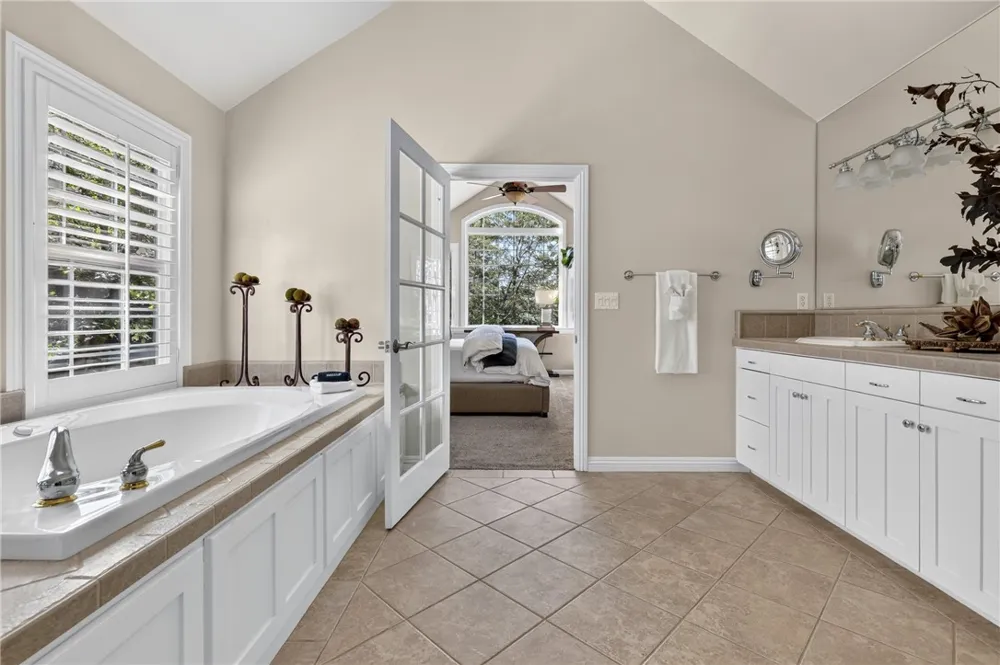 28462 North Bay Road Lake Arrowhead, CA 92352