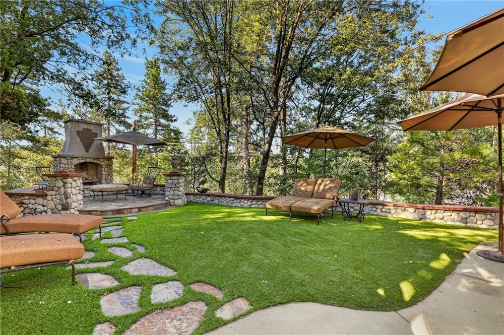 28462 North Bay Road Lake Arrowhead, CA 92352