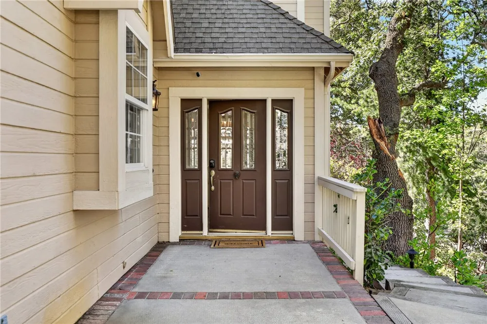 28462 North Bay Road Lake Arrowhead, CA 92352