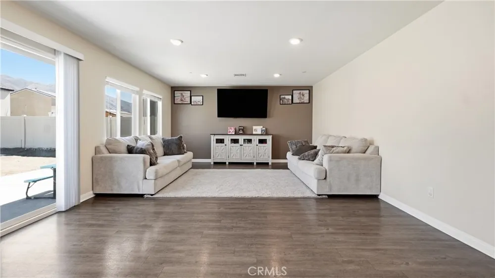 579 Pinyon San Jacinto, CA 92583
