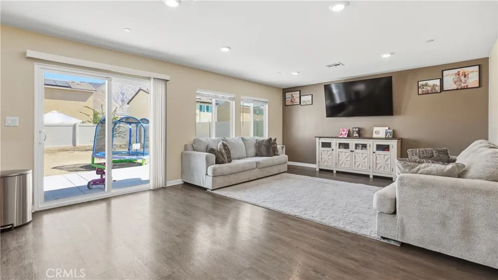579 Pinyon San Jacinto, CA 92583