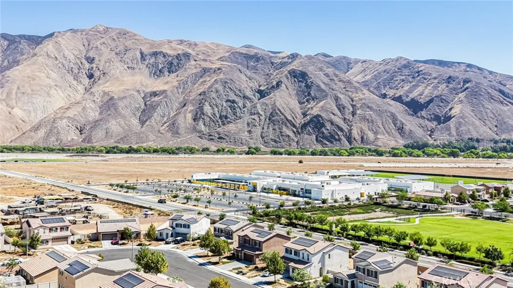 579 Pinyon San Jacinto, CA 92583