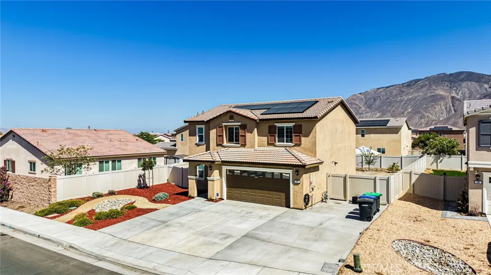 579 Pinyon San Jacinto, CA 92583