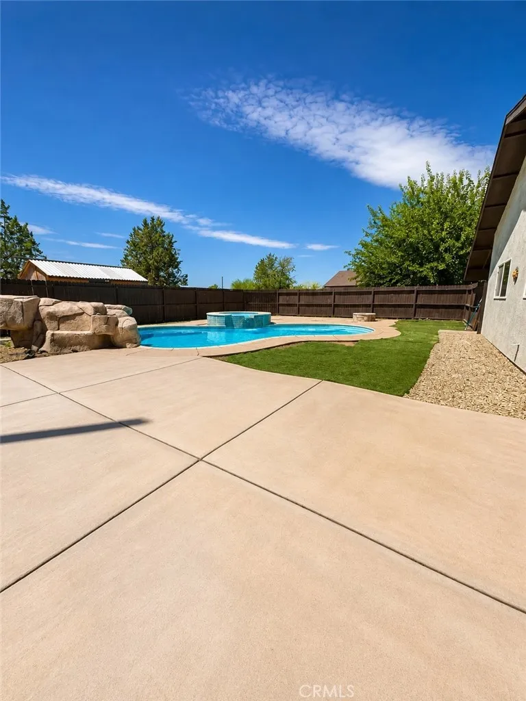 14829 Navajo Road Apple Valley, CA 92307