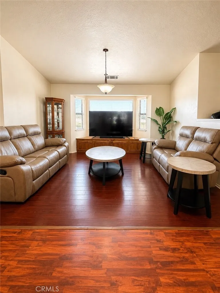 14829 Navajo Road Apple Valley, CA 92307