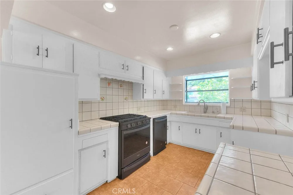 4808 El Sereno La Crescenta, CA 91214